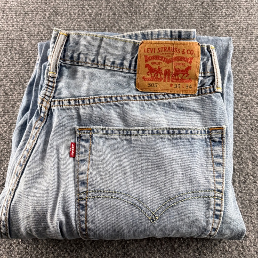 Levis 505 Regular Fit Straight Leg Light Wash Denim Jeans Mens W36 L34 0546